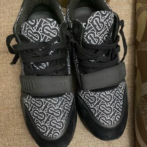 Burberry Ramsey Monogram low top sneaker